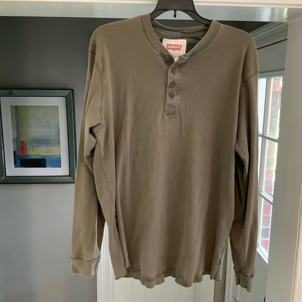 Men’s Levi’s Green Long Sleeve size medium sku 2318 CS